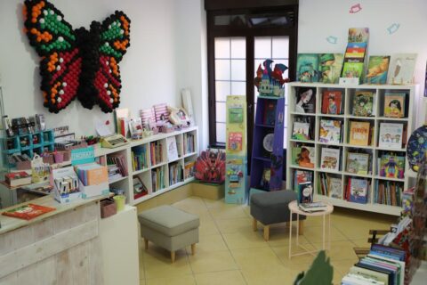 Librerías de Avilés: La Crisálida