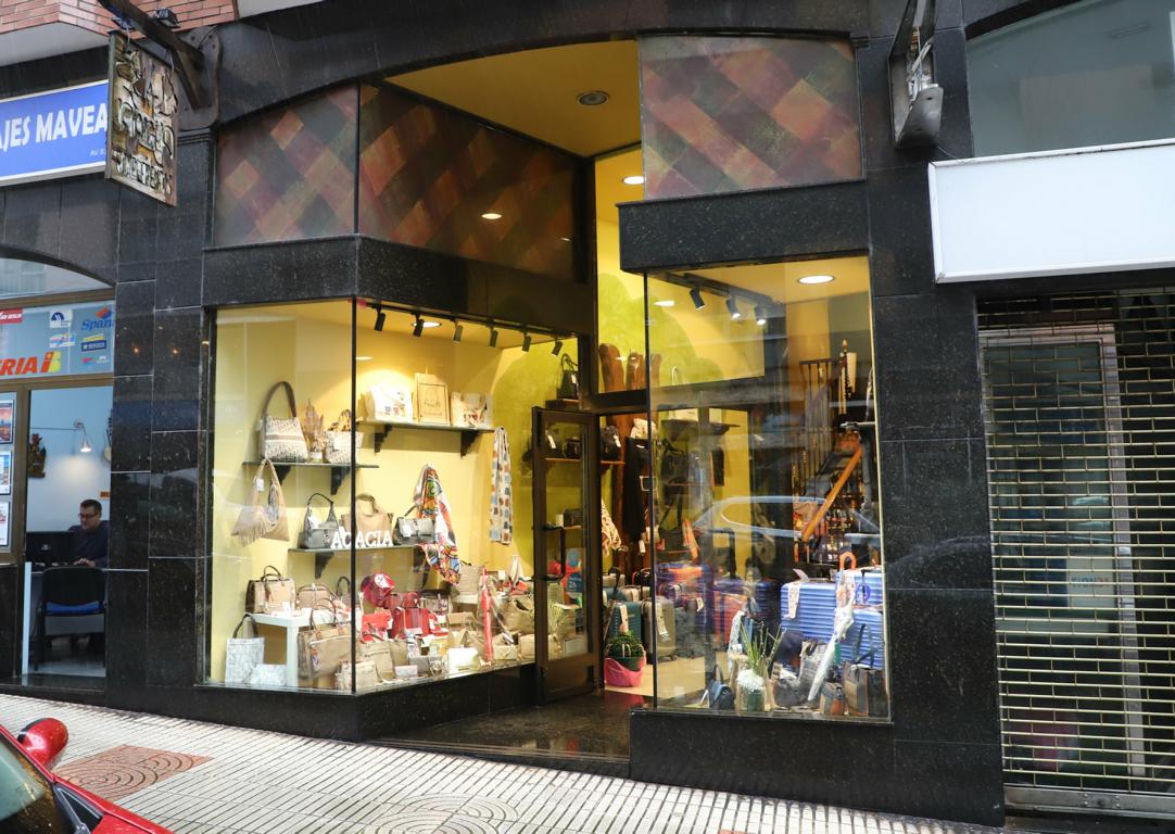 Acacia, Tienda de Bolsos y Complementos en Avilés