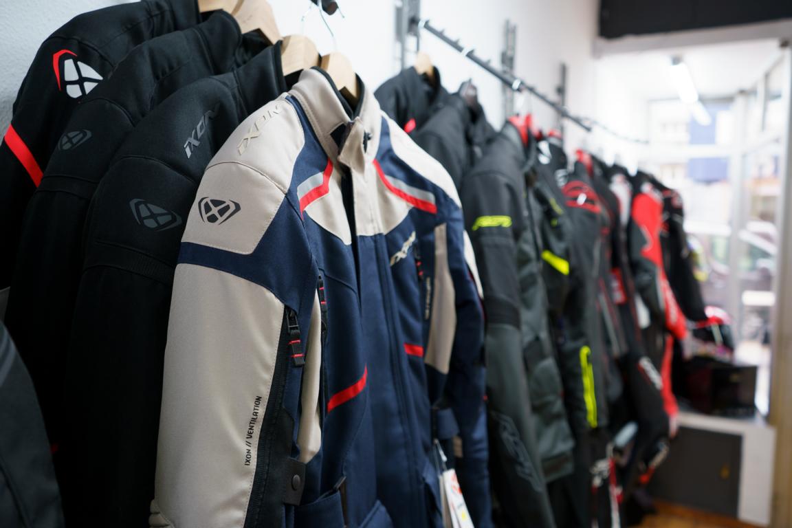 Tienda de equipación y motos de Avilés Garaje Bandido