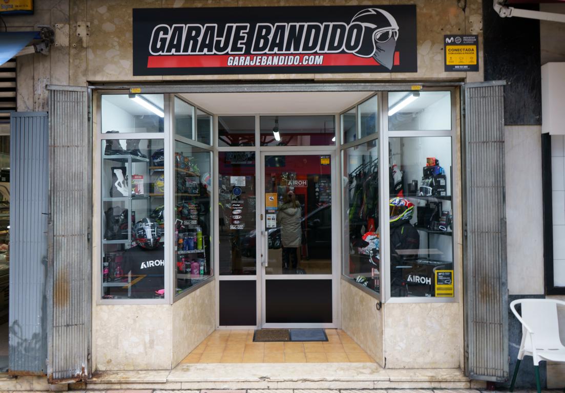 Tienda de equipación y motos de Avilés Garaje Bandido