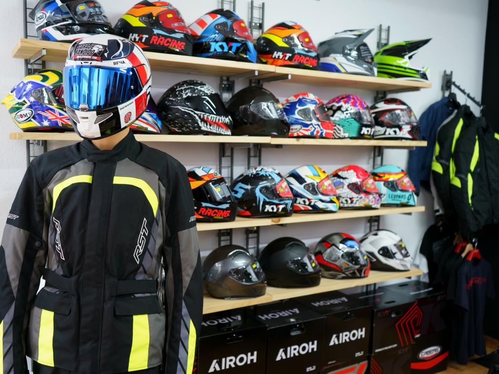 Tienda de equipación y motos de Avilés Garaje Bandido