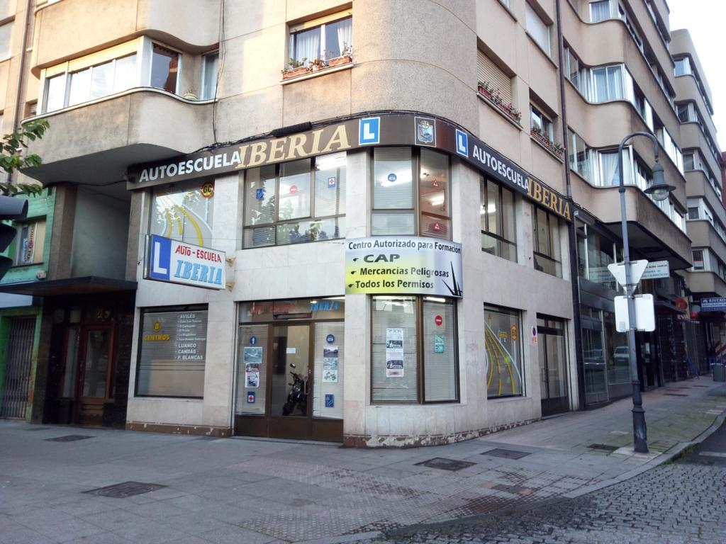 fachada de de Autoescuela Iberia