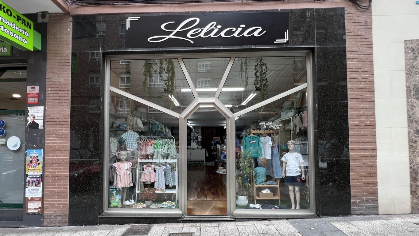 Escaparate de Leticia Moda infantil de Avilés