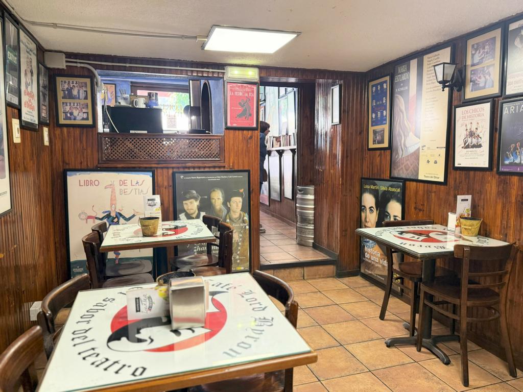 Interior del Lord Byron, Avilés